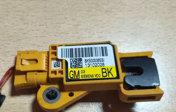 Opel Astra J Airbag deployment crash/impact sensor 13102028 BKS00006SBI