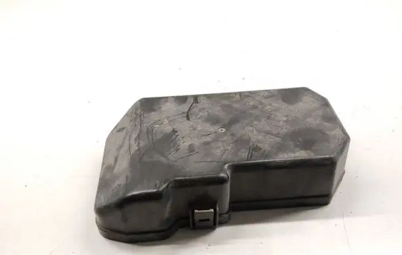 Mercedes-Benz X-class W470 Fuse box cover 243825XD0A