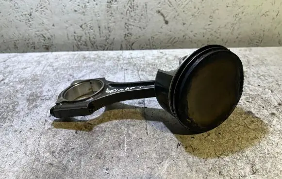 Dodge Charger Piston with connecting rod 53010717AA 2171403