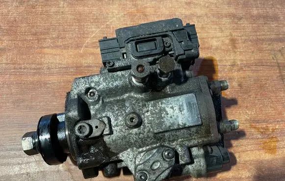 Opel Vectra C Fuel injection high pressure pump 0470504215