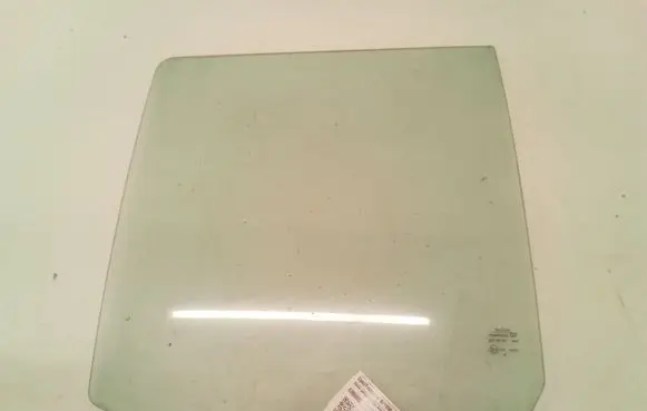 Opel Frontera B Rear door window glass 43R00082