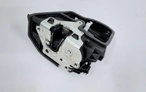 BMW 1 F20 F21 Rear door lock 7202147