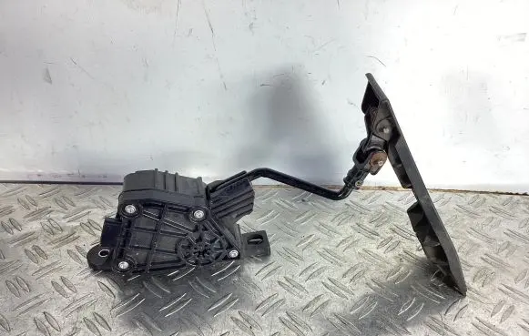 Honda Accord Accelerator throttle pedal 1988007730