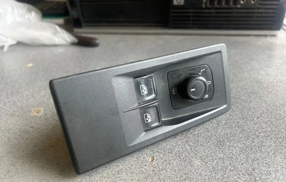 Volkswagen Crafter Wing mirror switch 7C0867255B 3G0959565 A334717