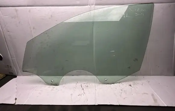 Seat Toledo IV (NH) Front door window glass four-door 43R001167 5JA845201E