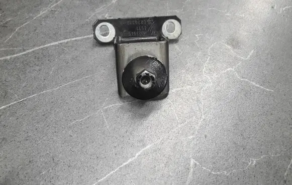 Renault Megane II Tailgate hinge c270332f