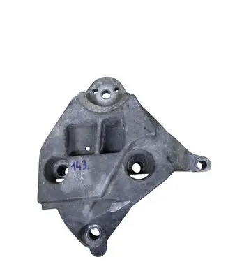Renault Kangoo I Engine mounting bracket 101849