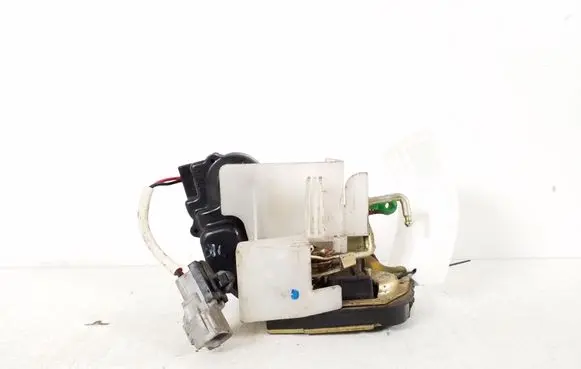 Toyota RAV 4 (XA10) Rear door lock 69060-42010