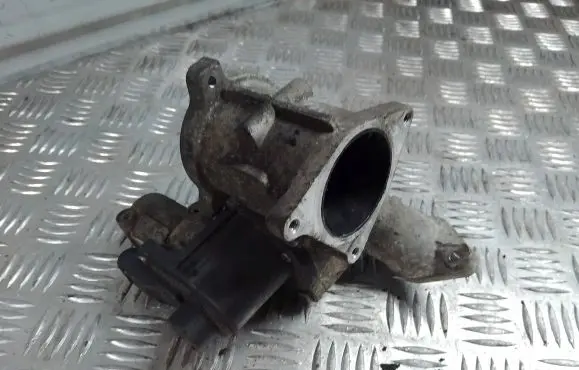 Volkswagen Caddy EGR valve 03G129637A
