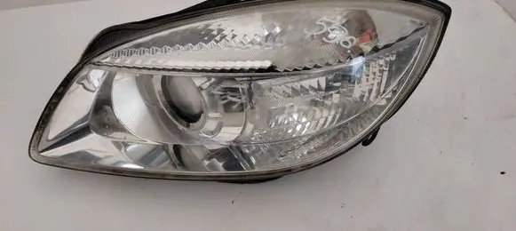 Skoda Fabia Mk2 (5J) Headlight/headlamp LAMPAPRAWAFABIA
