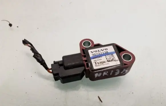 Volvo V50 Airbag deployment crash/impact sensor 30737138