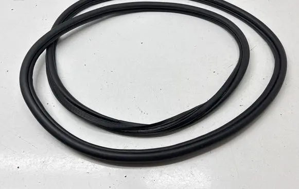 Citroen C5 Aircross Trunk rubber seal (body) 9816904280