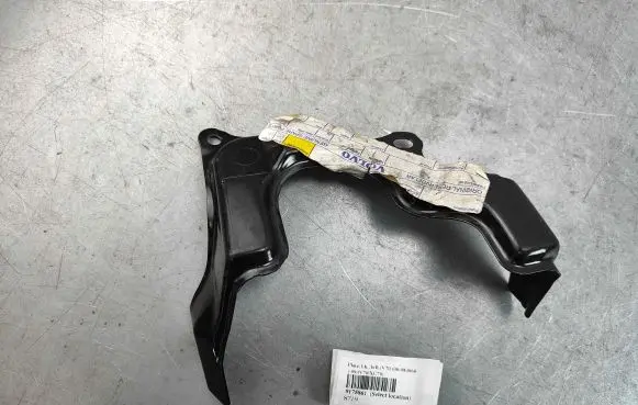 Volvo V70 Radiator mount bracket 9175861