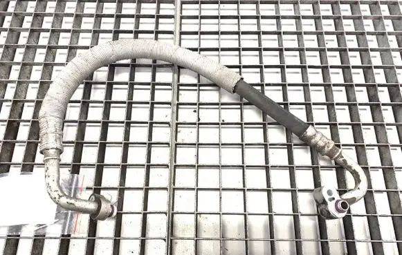 Volkswagen Jetta V Air conditioning (A/C) pipe/hose 