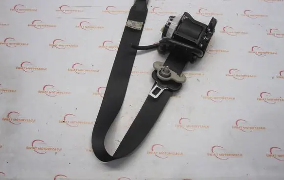 Nissan Note (E12) Front seatbelt 067638