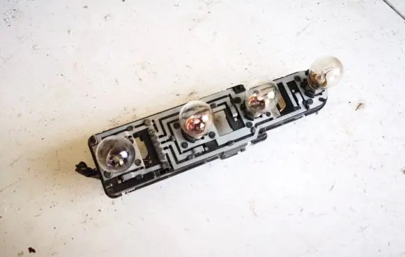 Mercedes-Benz A W168 Tail light bulb cover holder ulo3310