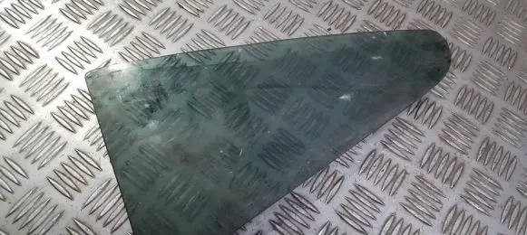 Opel Astra H Rear vent window glass 