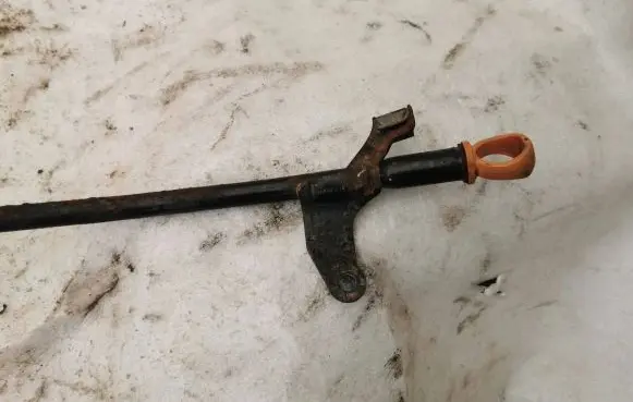 Citroen Berlingo Oil level dip stick 