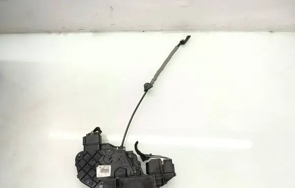 Volvo V70 Front door lock 31416685