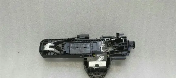 Rear door exterior handle/bracket