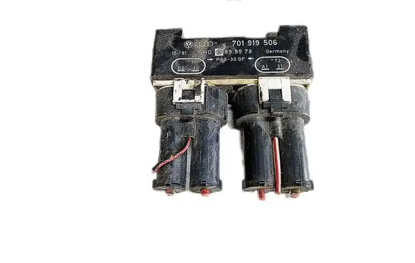 Volkswagen Golf IV Coolant fan relay 701919506