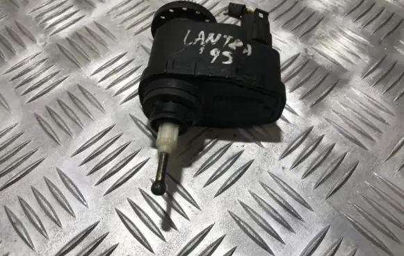 Hyundai Accent Headlight level adjustment motor 00437529 0310120727