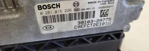 KIA Ceed Engine control unit/module 391032A775 1039S26577 0281015226