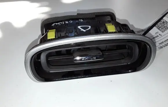Toyota Prius (XW50) Dashboard side air vent grill/cover trim 5566047150