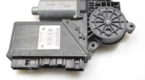 Audi A4 S4 B6 8E 8H Front door window regulator motor 0130821765