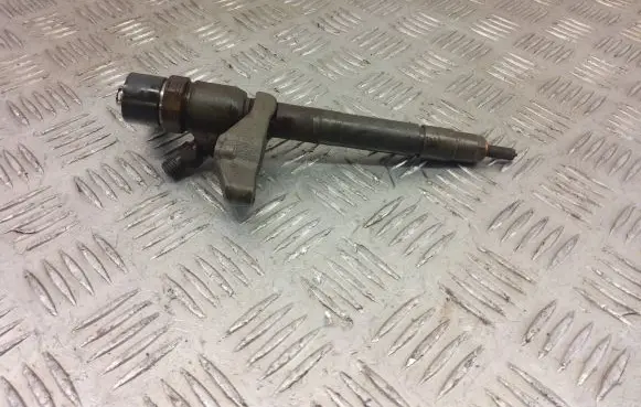 KIA Sportage Fuel injector 33800-2F300