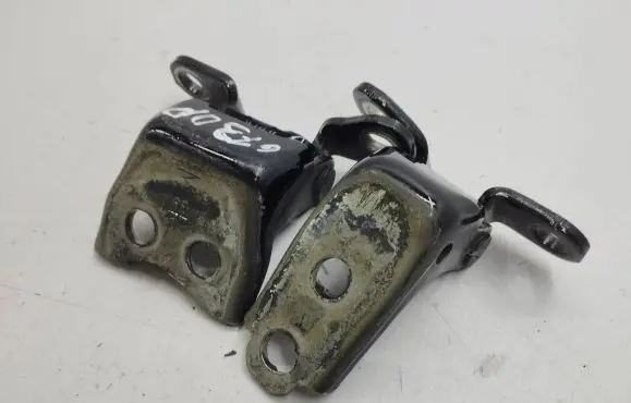 Honda CR-V Front door hinge set 