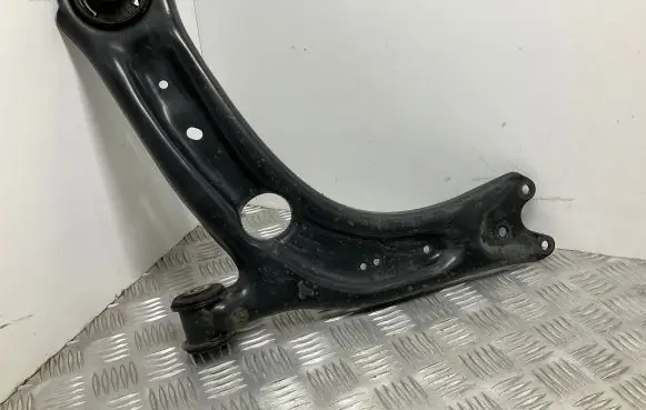 Volkswagen PASSAT B8 Front lower control arm/wishbone 3Q0407153B
