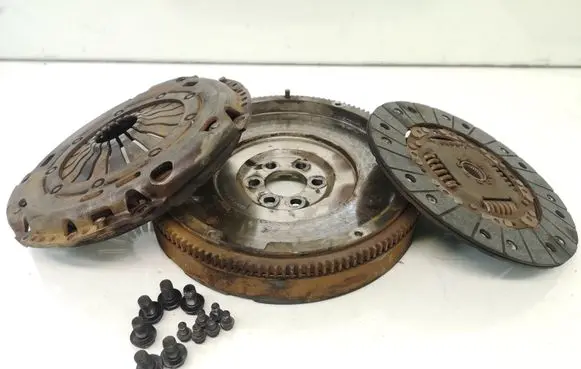 Volkswagen Jetta VI Clutch set kit 03C105273H 03C141031F