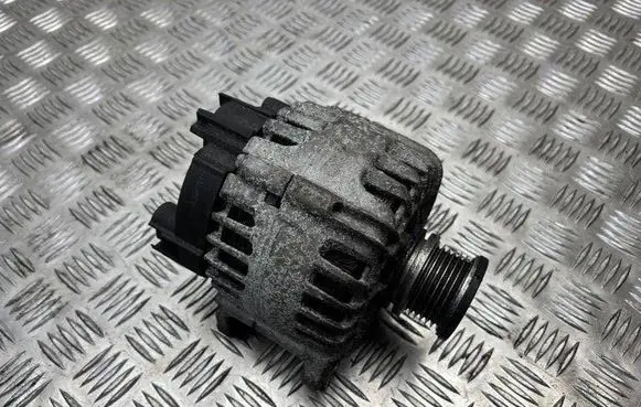 Volkswagen PASSAT B8 Generator/alternator 03L903023J