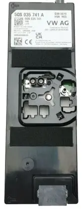 Volkswagen Tiguan Antenna control unit 5QS035741A