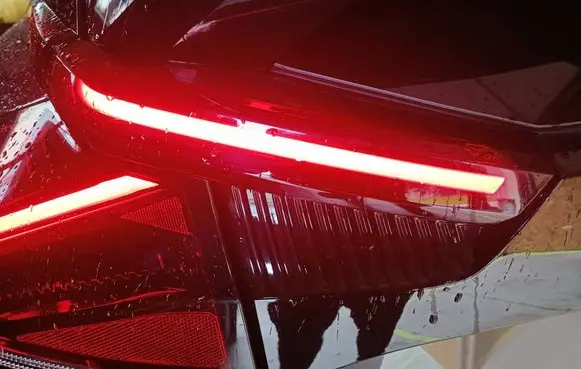 Citroen C4 III e-C4 Tailgate rear/tail lights 9831120680 00218783