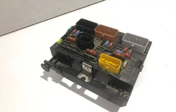 Citroen C4 Grand Picasso BSM Control unit 9664705880 R01