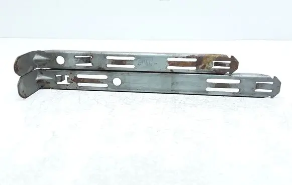 Volvo XC90 Headlight/headlamp mounting bracket 8637182 8637181