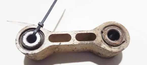 Nissan Almera Tino Engine mount bracket