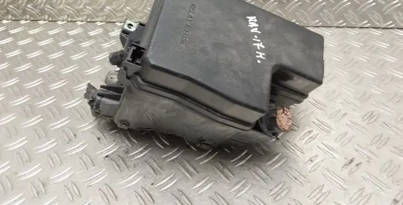 Toyota RAV 4 (XA40) Fuse box set 8266242601