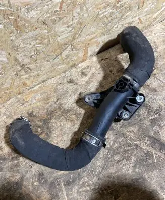 Audi A5 8T 8F Intercooler hose/pipe 8K0145673E