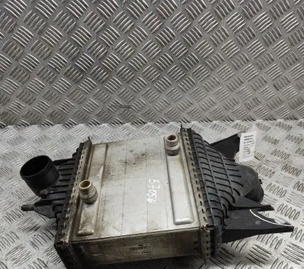 Land Rover Discovery 5 Intercooler radiator FPLA6K775AB