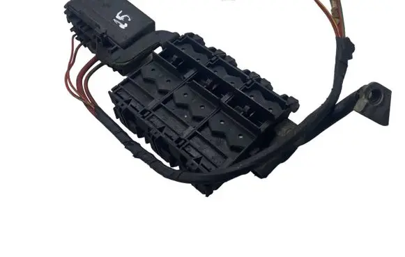 Volkswagen Polo IV 9N3 Fuse module 5Z0937548
