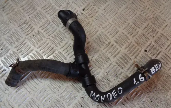Engine coolant pipe/hose