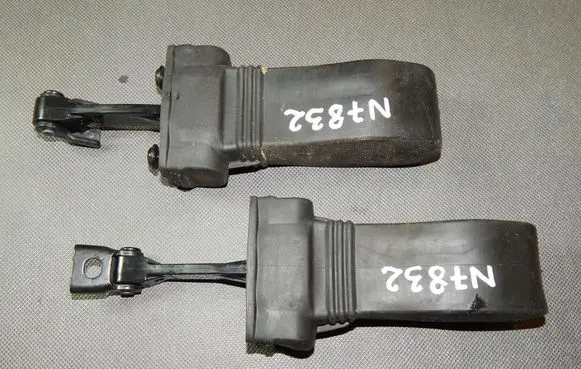 Audi A6 S6 C7 4G Rear door check strap stopper 4G0839249A