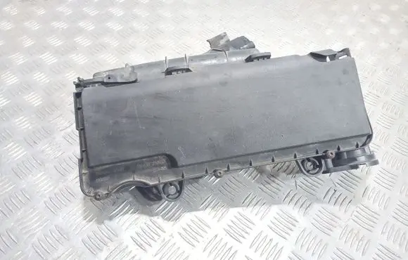 Mazda 2 Air filter box