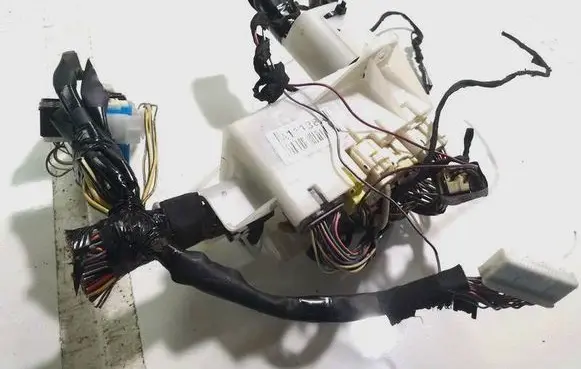 Toyota Corolla Verso AR10 Fuse box set 