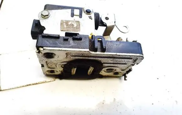 Dacia Sandero Rear door lock