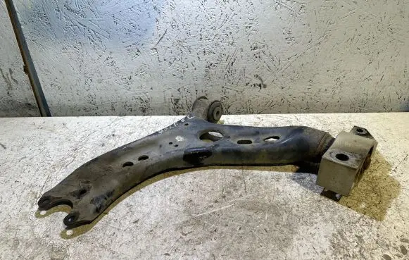 Volkswagen Golf VI Front lower control arm/wishbone