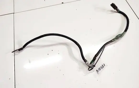 Nissan Tiida C11 Positive cable (battery) 